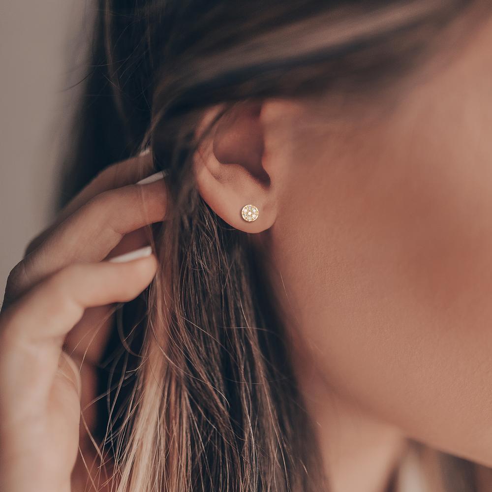 Pendientes Oro amarillo de 585/14 kt. Diamante 0.05 ct, 14 piedras, w-si Ø3.5 mm